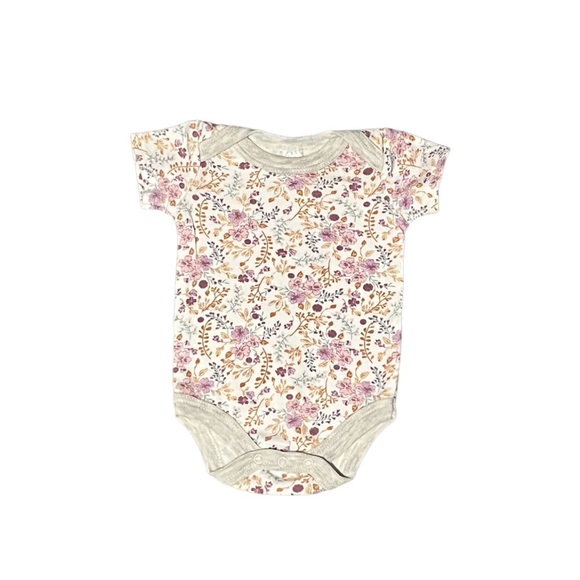 2 Pack Girls 0-3M Onesies Bundle - Picture 2 of 3